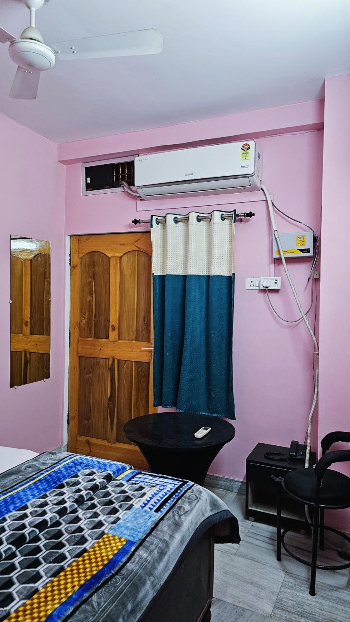 Хостел Banjara House Варанаси Экстерьер фото