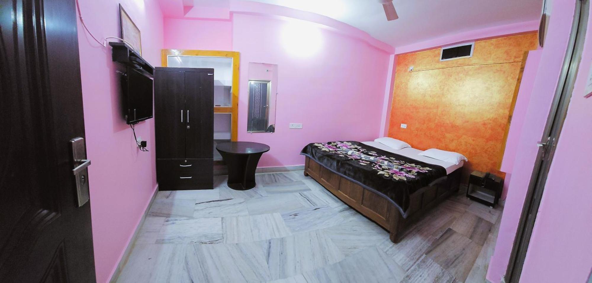 Хостел Banjara House Варанаси Экстерьер фото